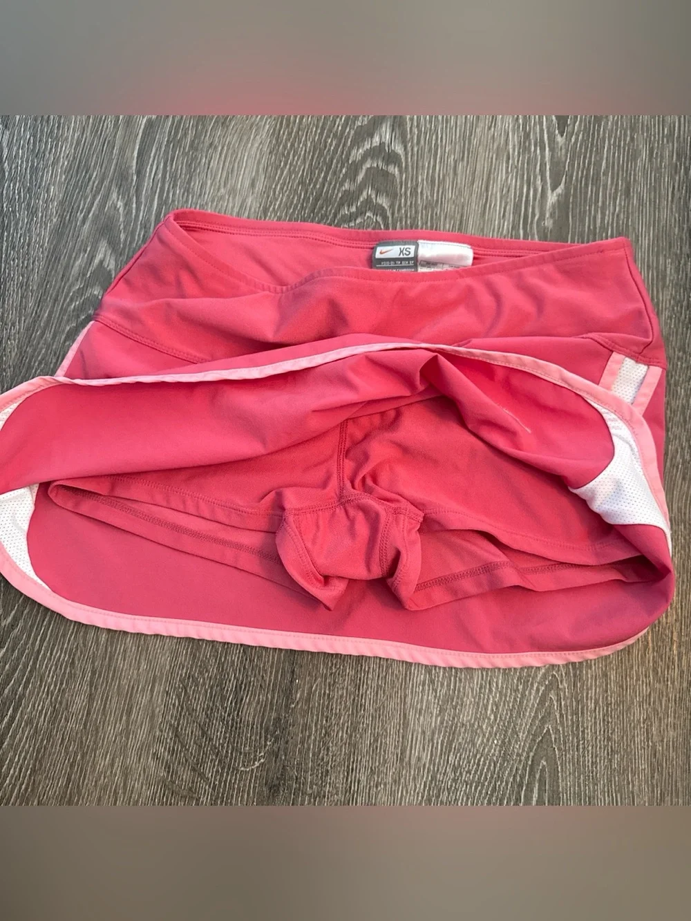 Nike pink tennis