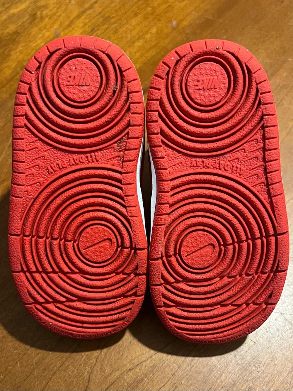 Nike euc court