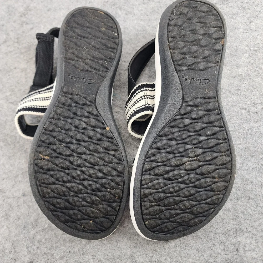 Clarks size black