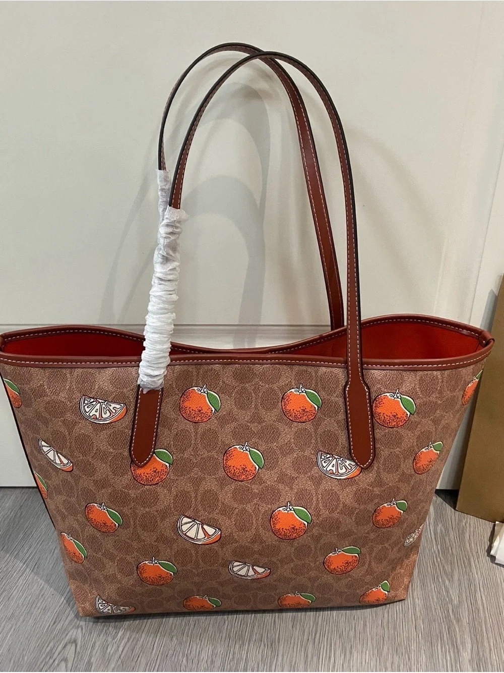 Coach tote signature