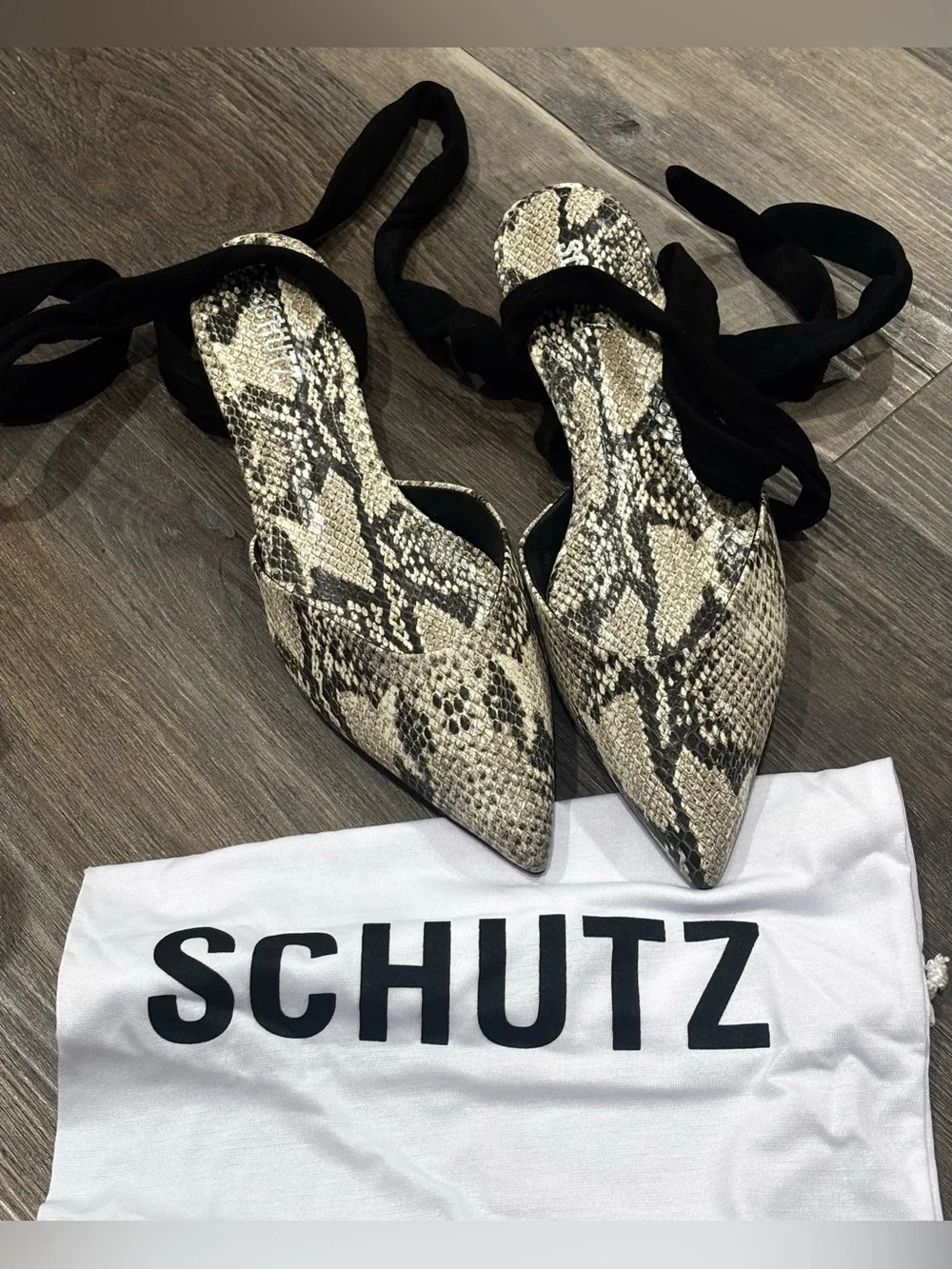 SCHUTZ nib barbrah