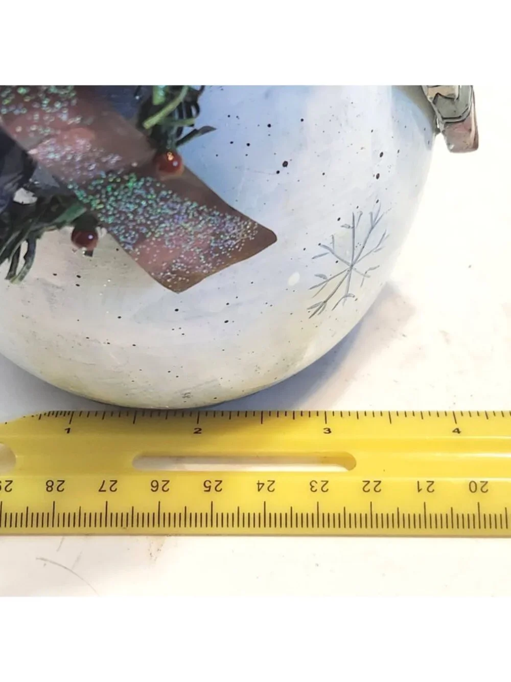 Decorative Snowman Figurine Festive Accents Wreath Heart Ornament Winter Decor
