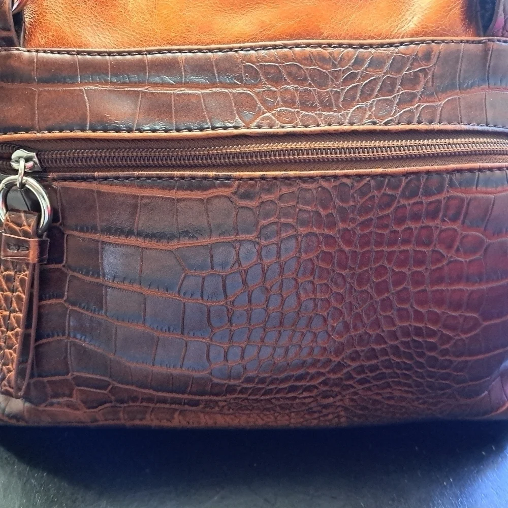 GianiBernini smooth tan