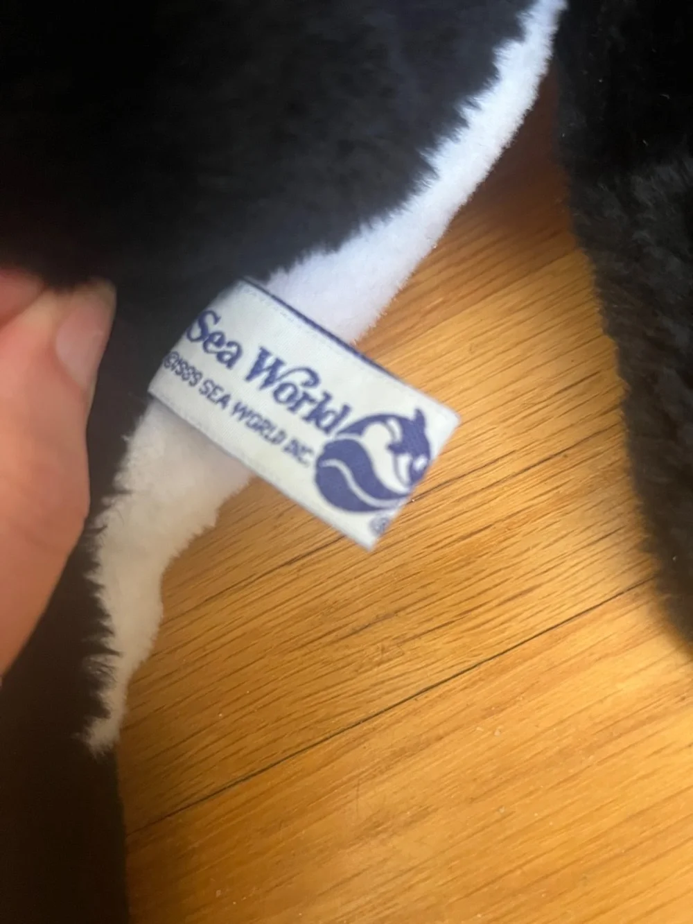 Seaworld cuddly black
