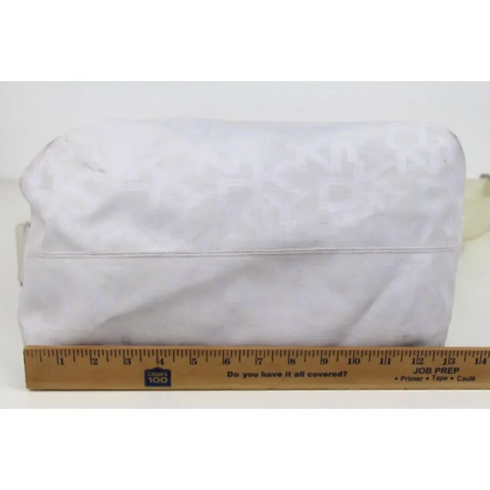 Dkny large signature