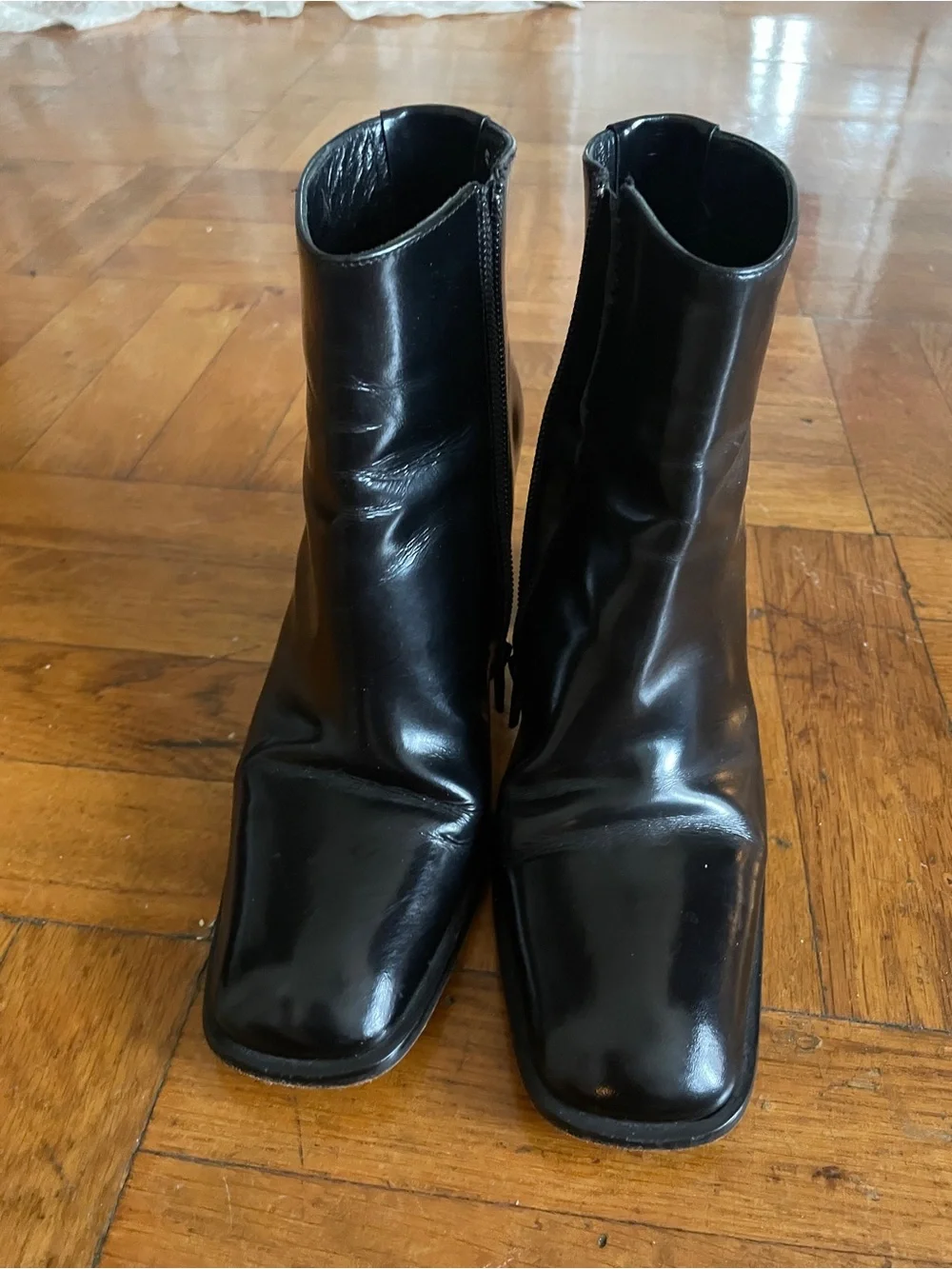 Via Spiga sleek black