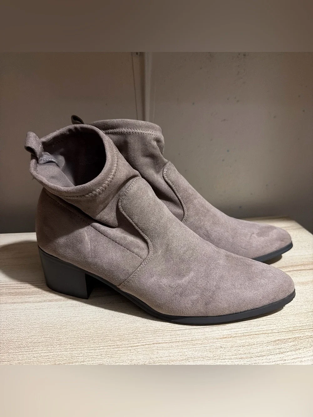 N/A stylish taupe