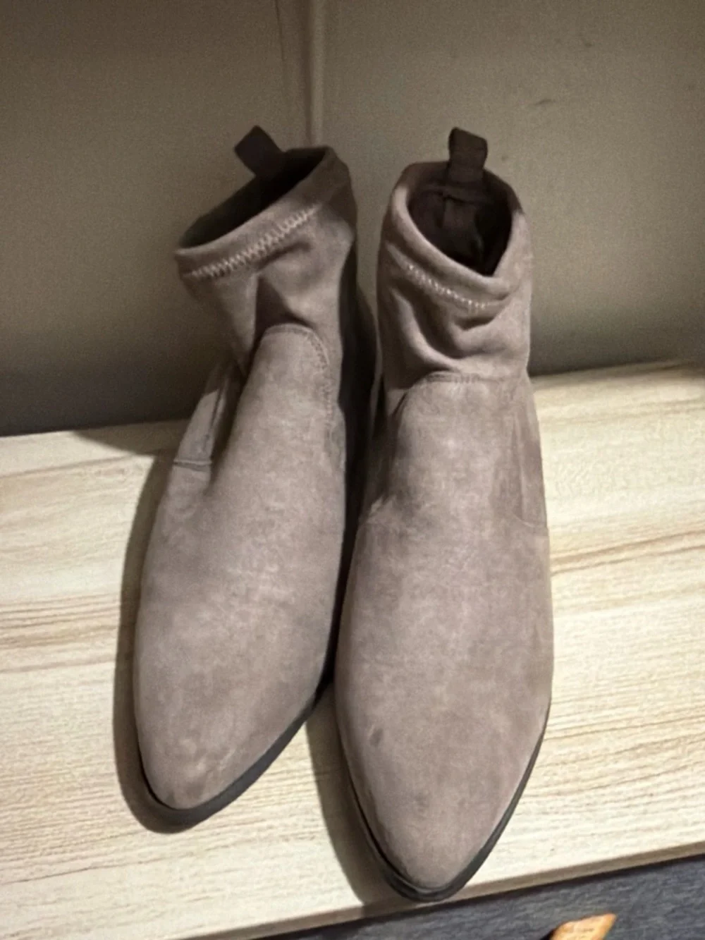 N/A stylish taupe