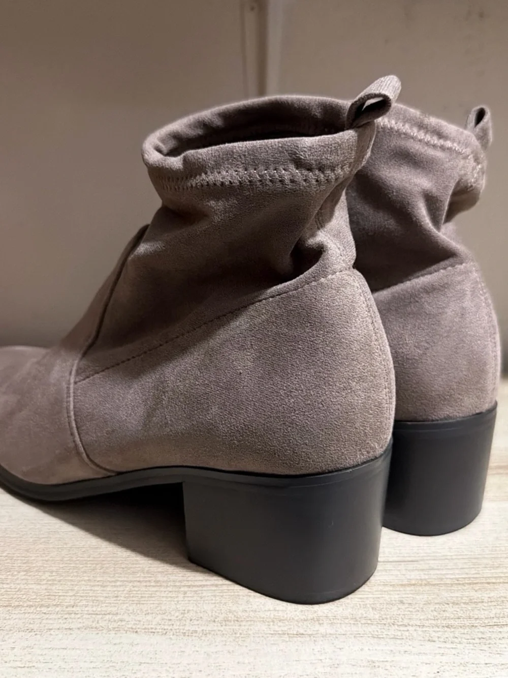N/A stylish taupe