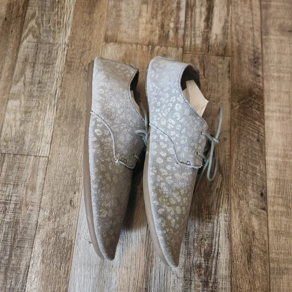 Sanuk lace up