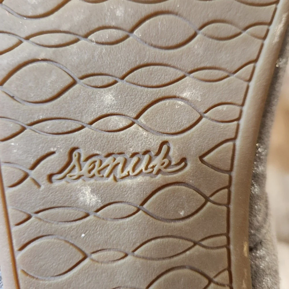 Sanuk lace up