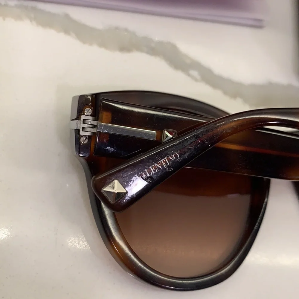 Valentino lightly used