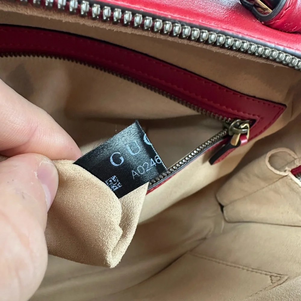 Gucci compact quilted