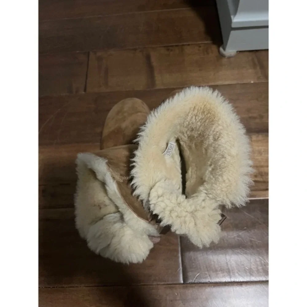 UGG classic short