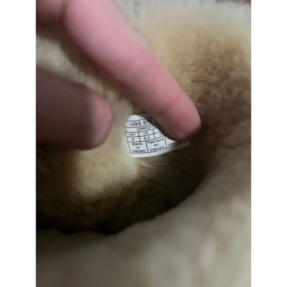 UGG classic short