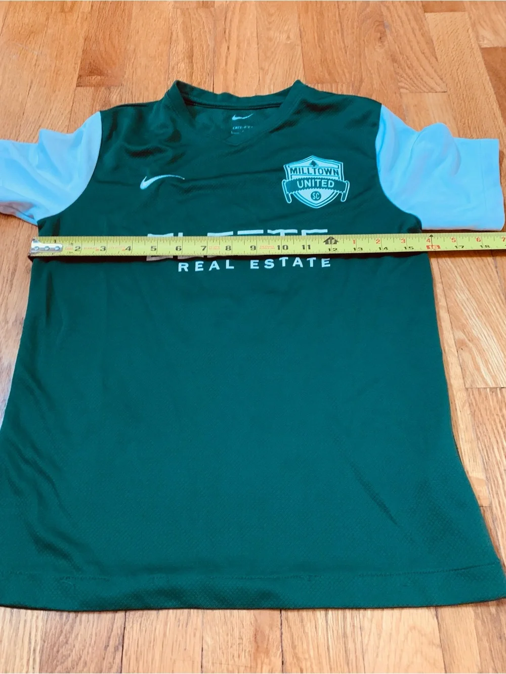 Nike boys large
