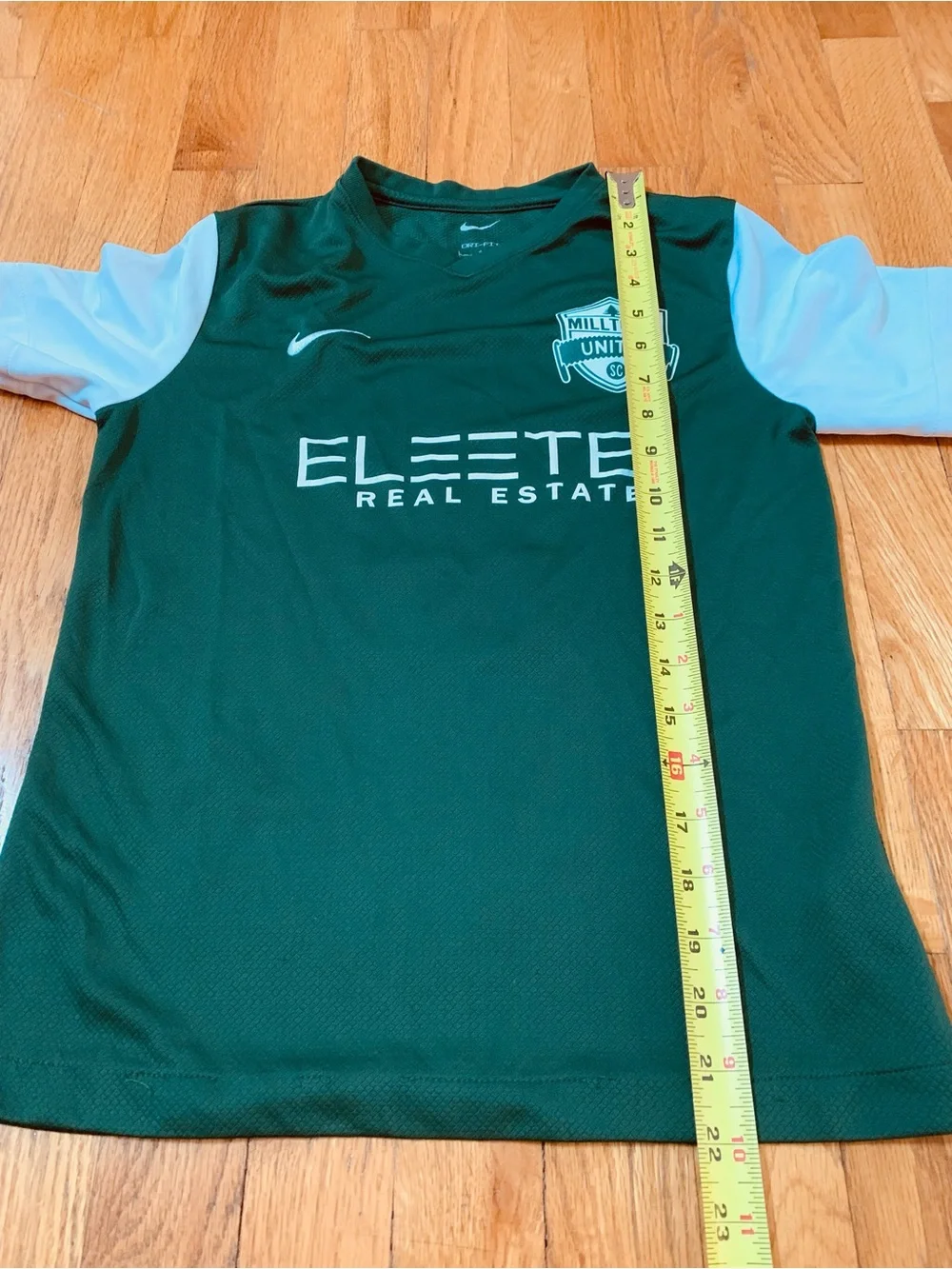 Nike boys large