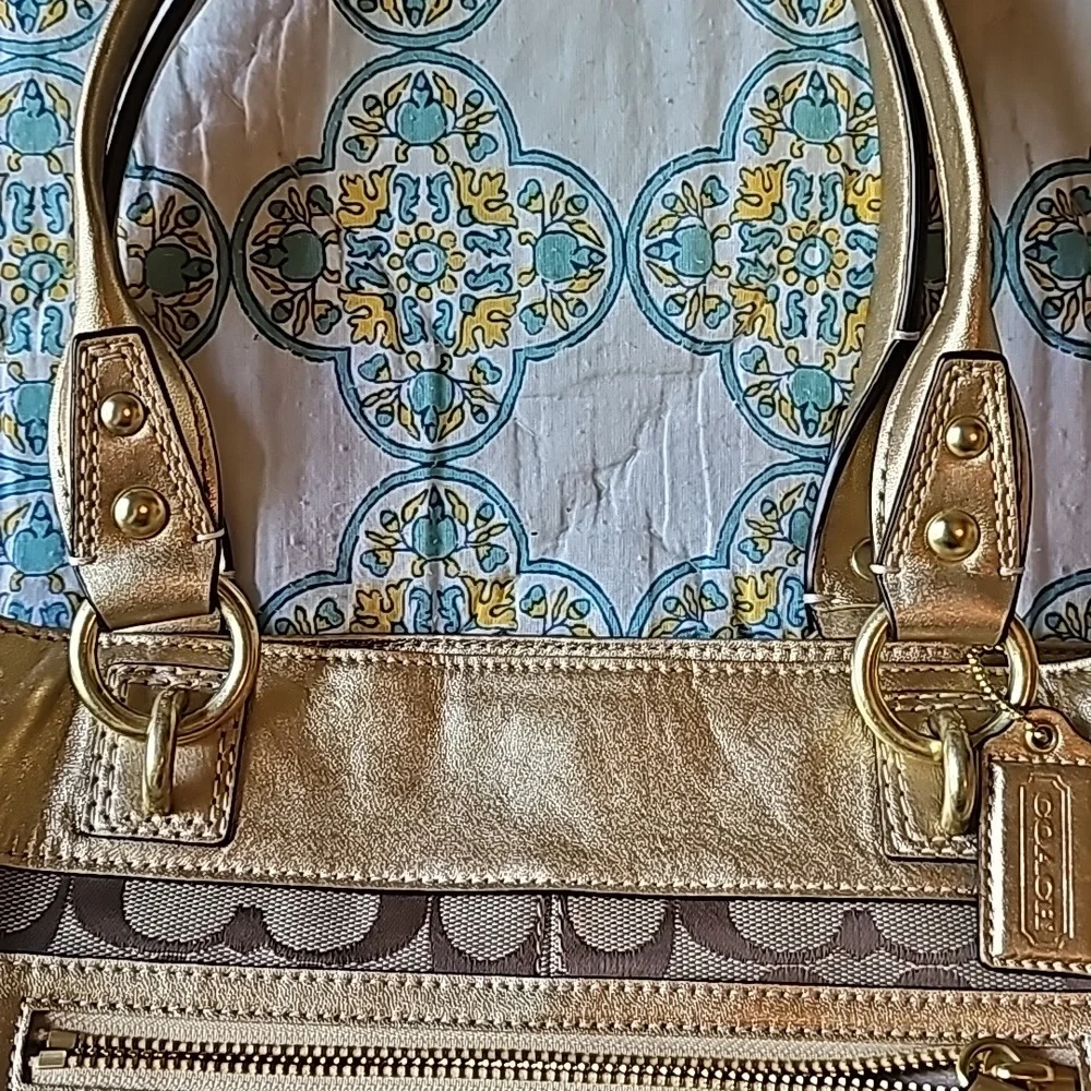 Coach make luxurious
