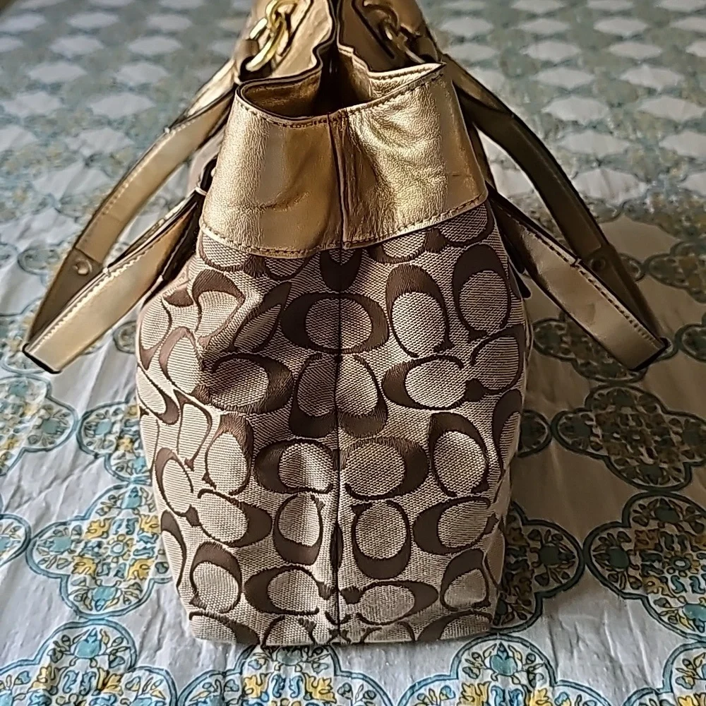 Coach make luxurious