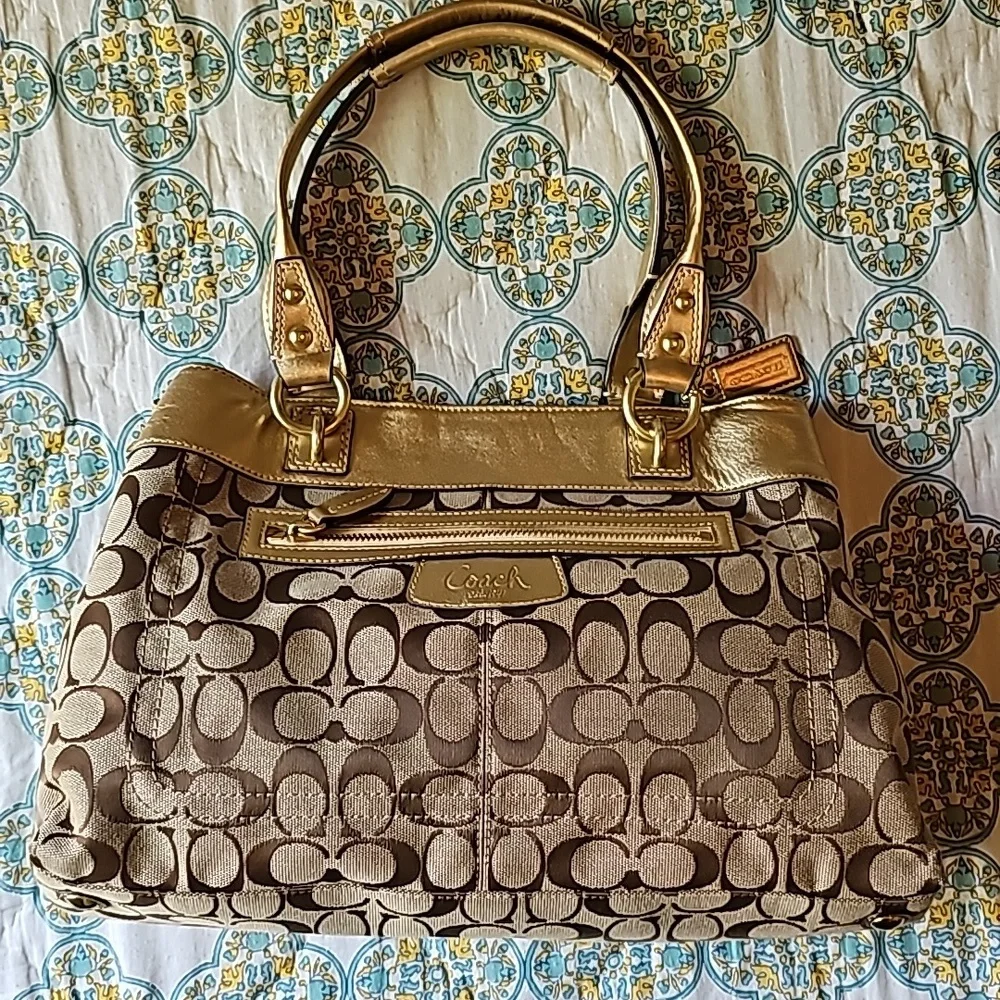 Coach make luxurious