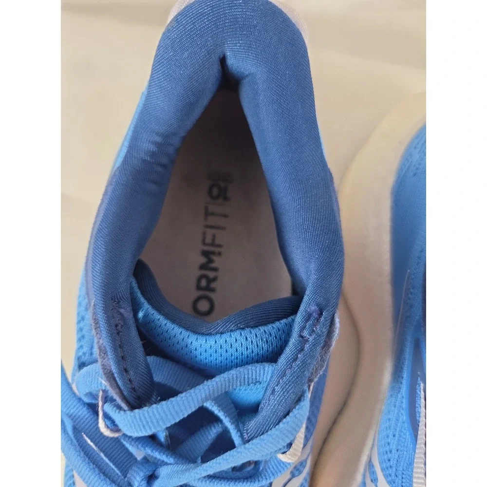 Saucony women triumph