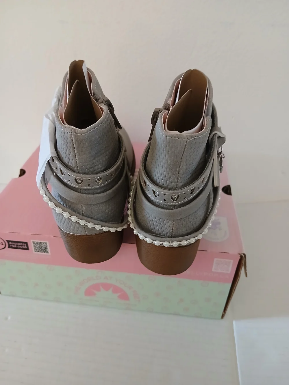 Jackeline stylish grey
