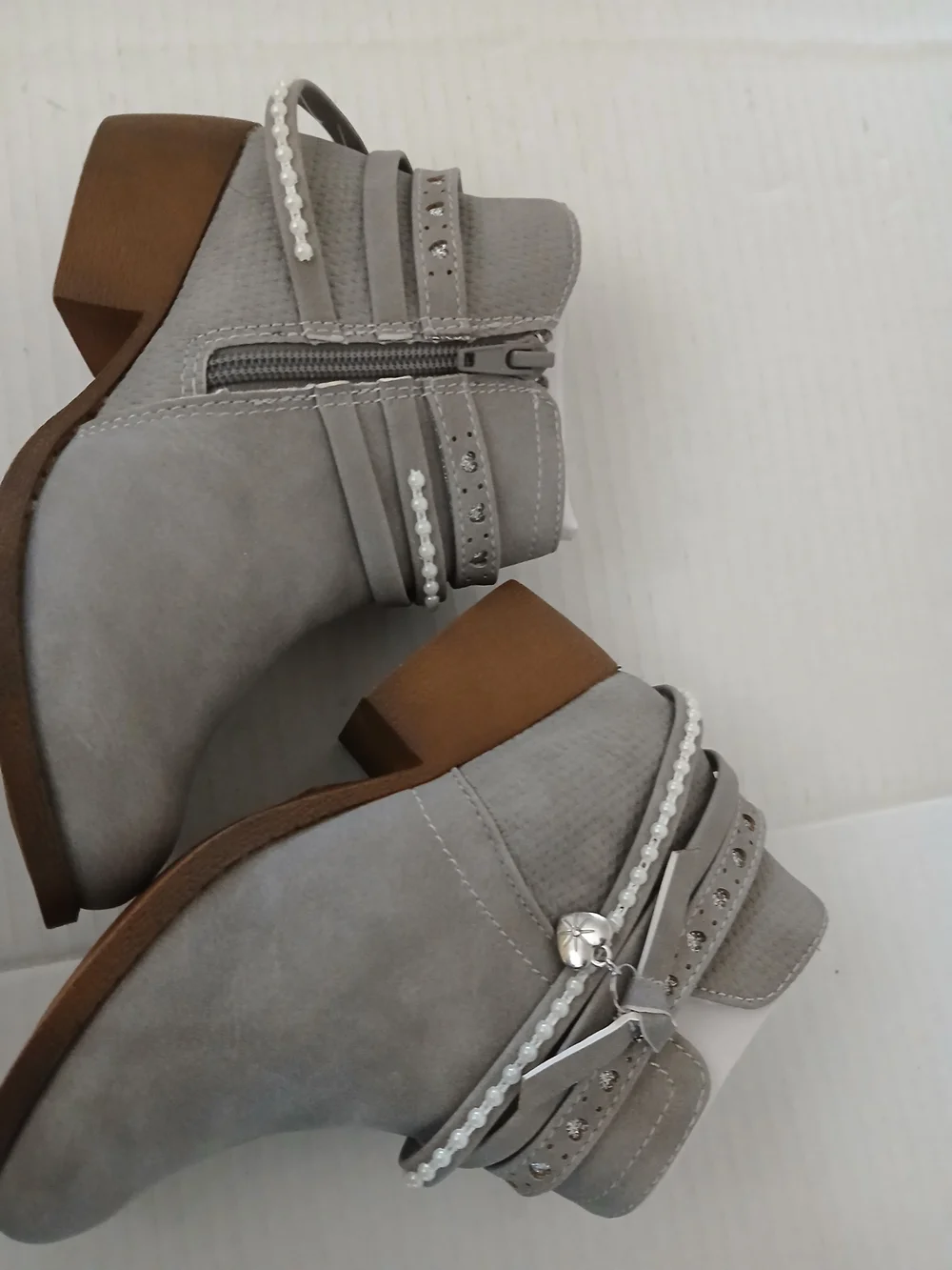 Jackeline stylish grey