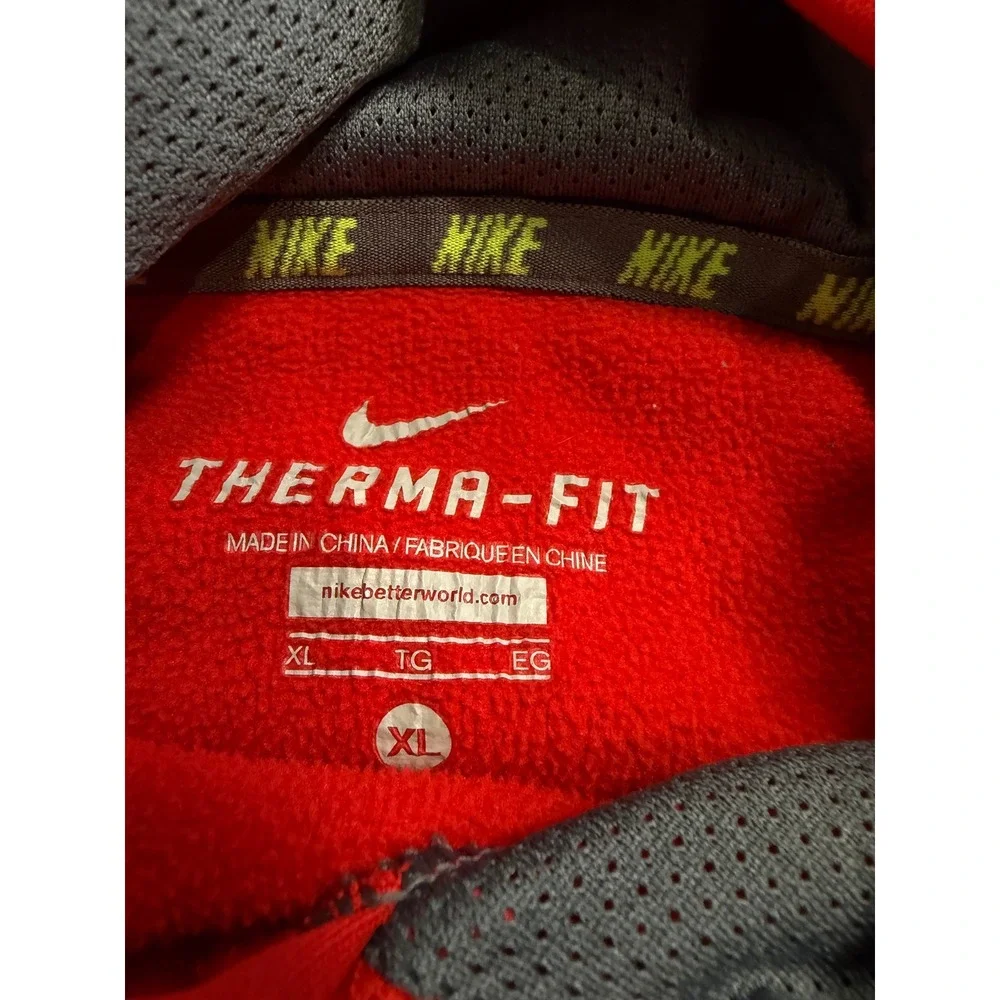 Nike Therma-FIT Hoodie Red Digital Camo Swoosh Pullover Boys XL Sweatshirt