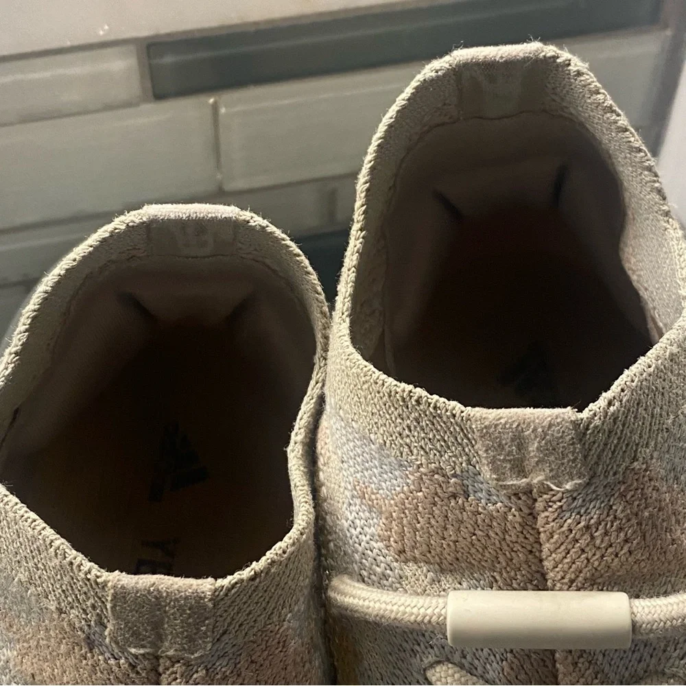 Yeezy authentic adidas