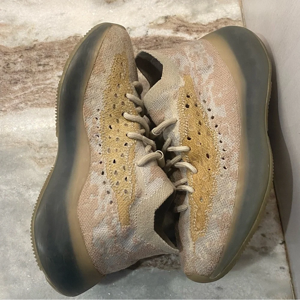 Yeezy authentic adidas