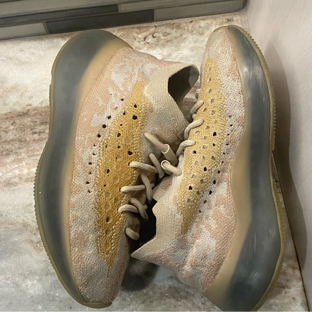 Yeezy authentic adidas