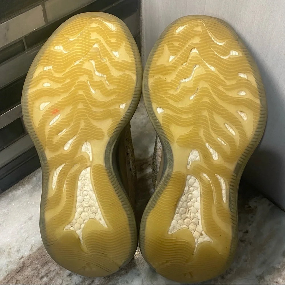 Yeezy authentic adidas