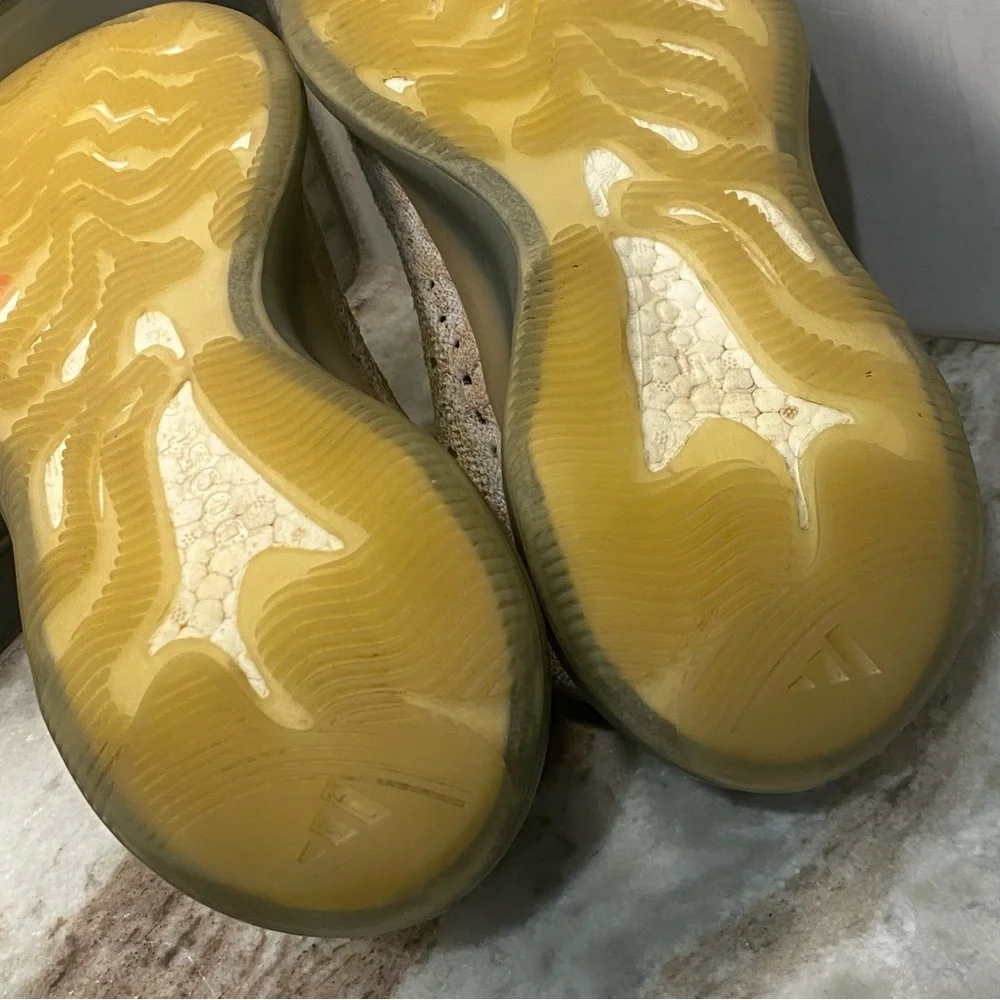 Yeezy authentic adidas