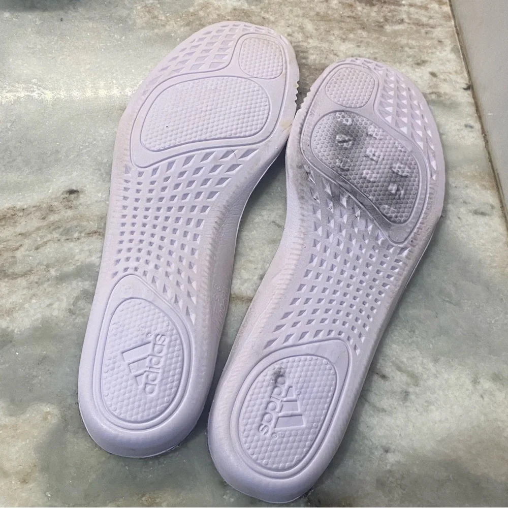 Yeezy authentic adidas