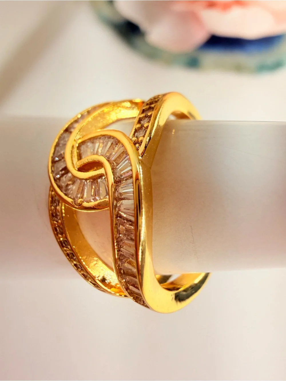 N/A elegant gold
