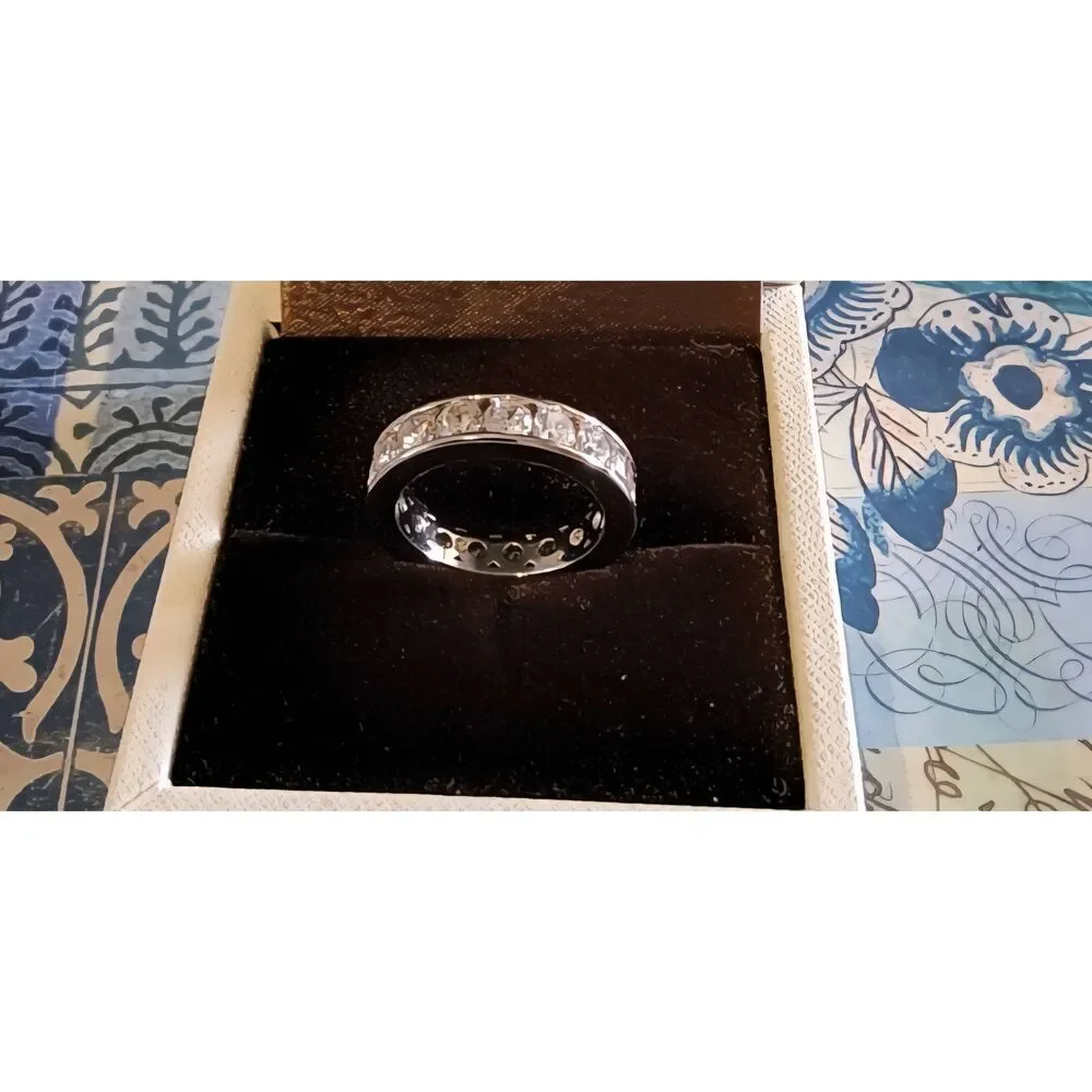Boutique carat eternity