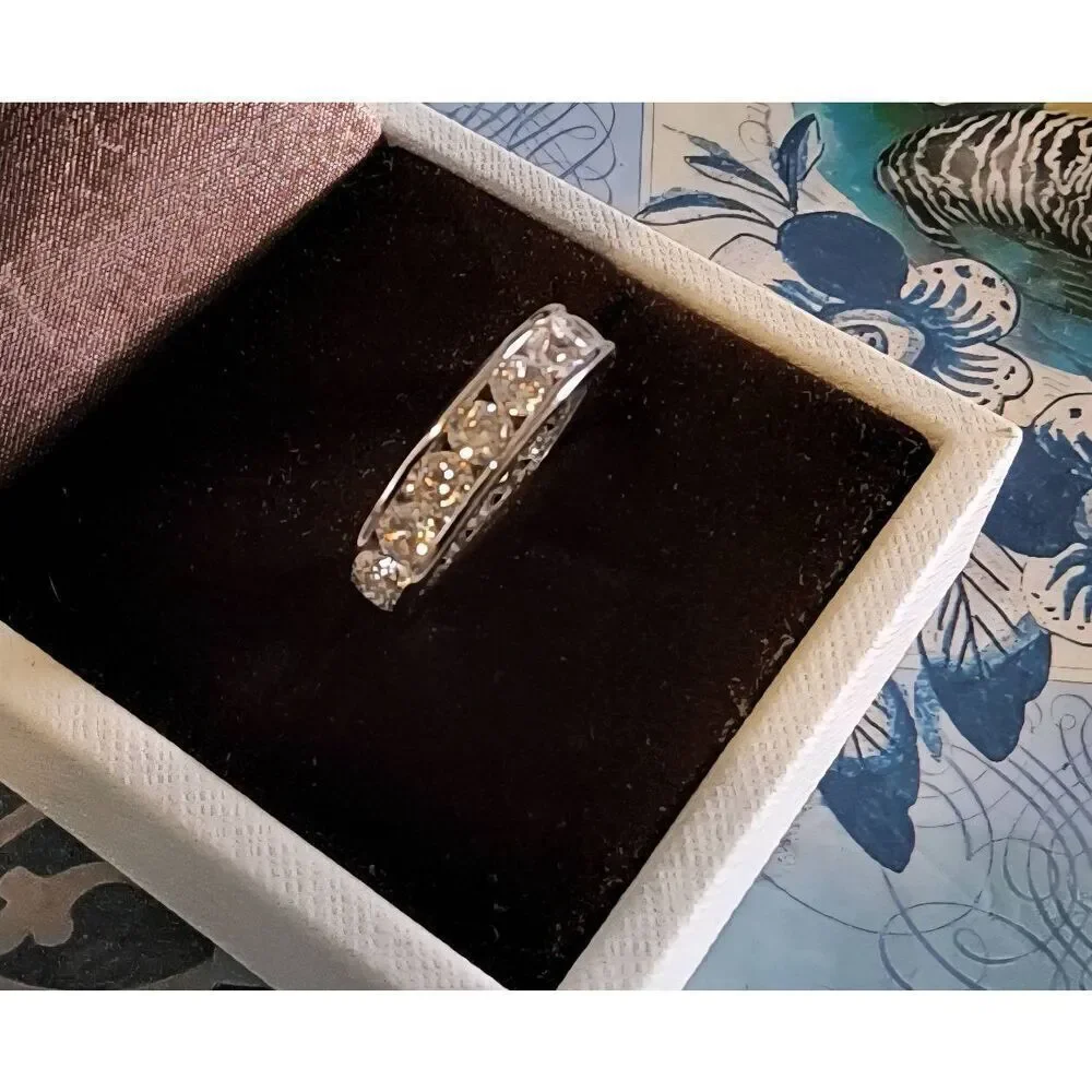 Boutique carat eternity