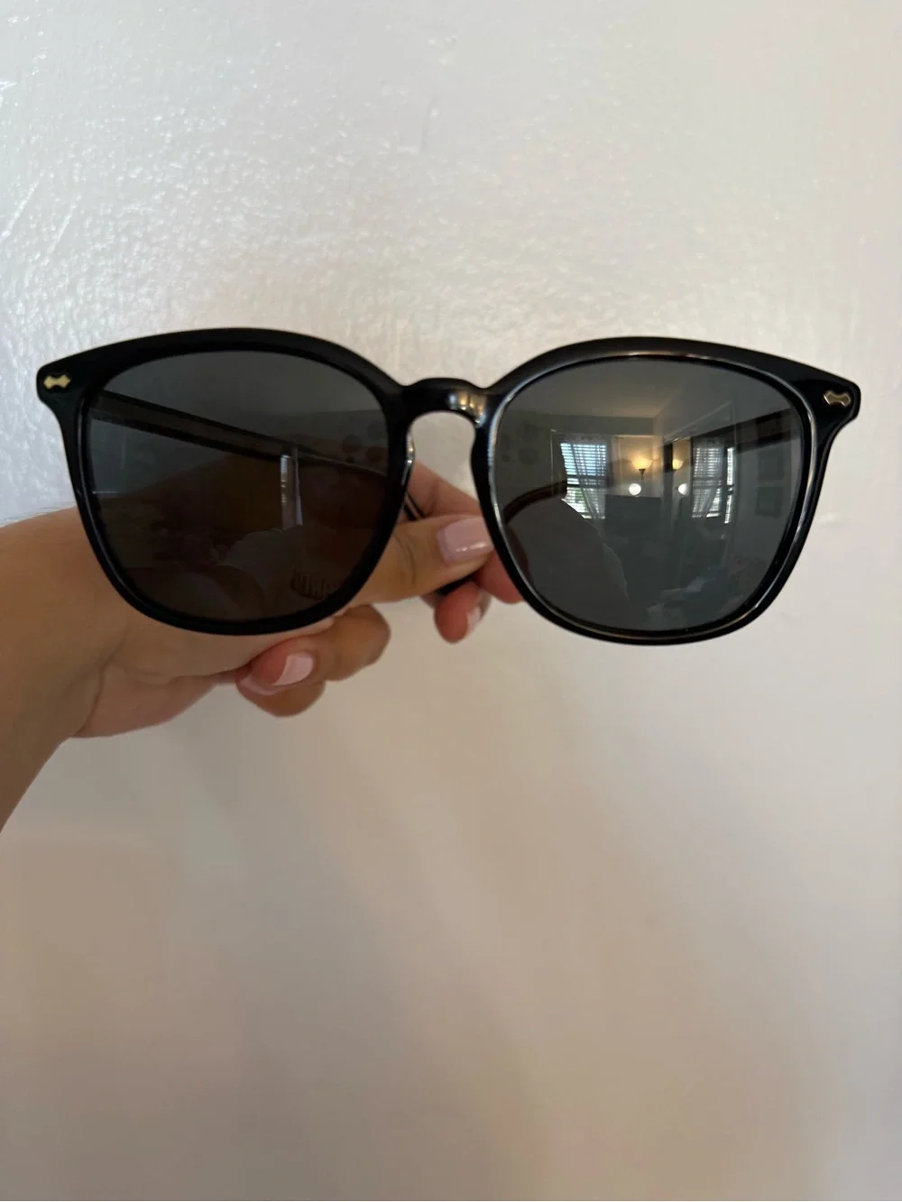 N/A stylish black