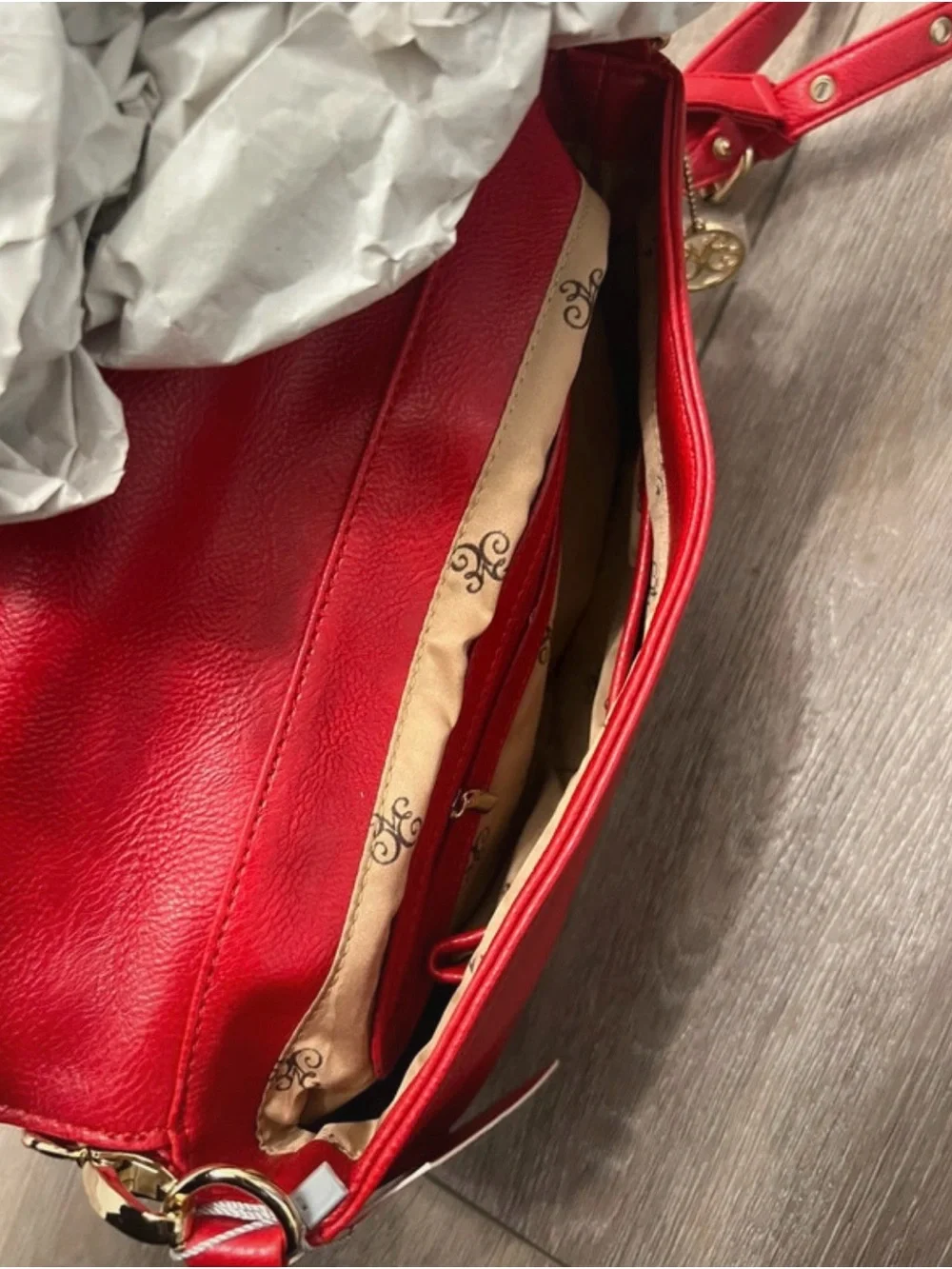 VIETA Fashion sleek red