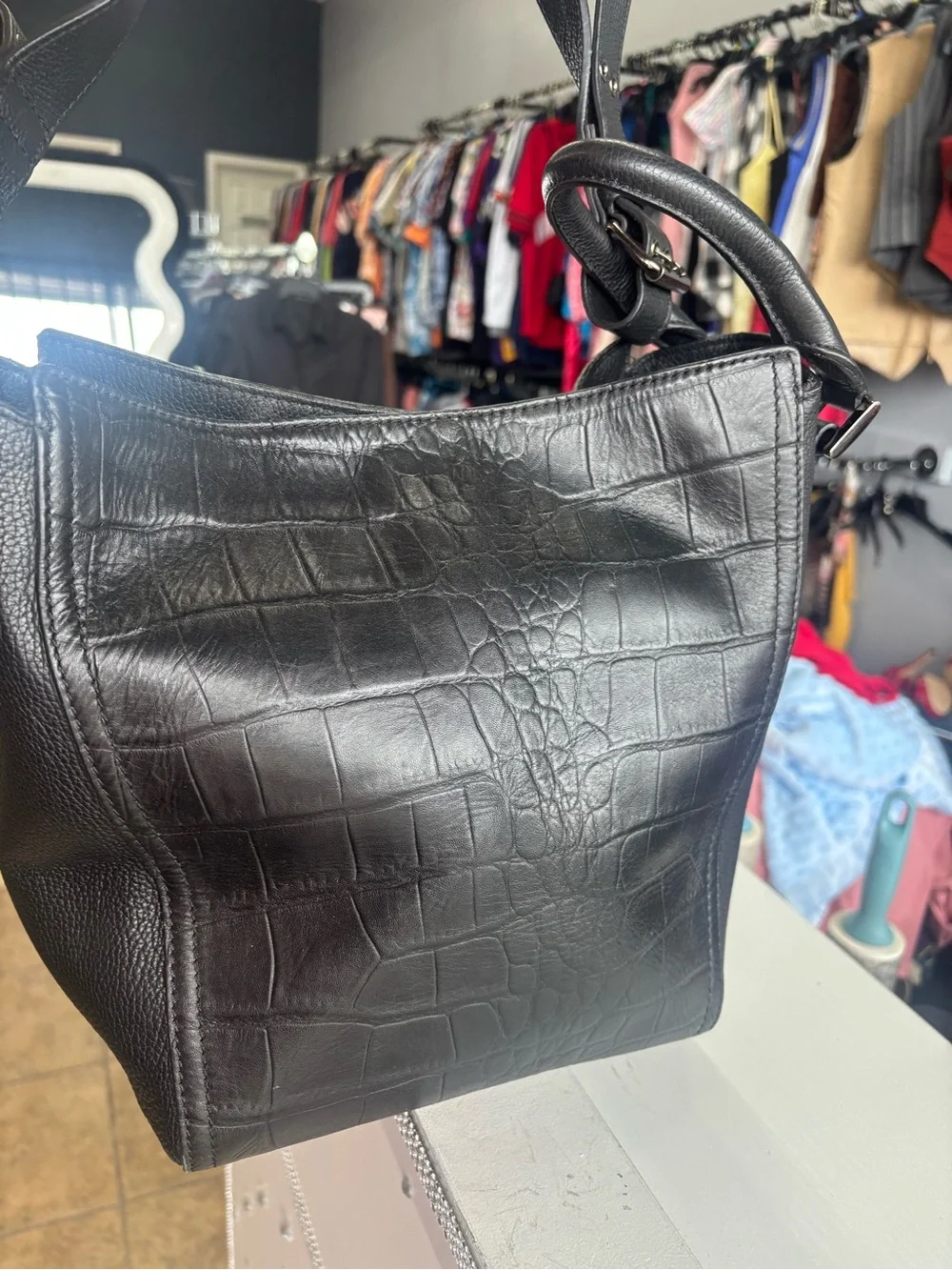 Tahari carry handles