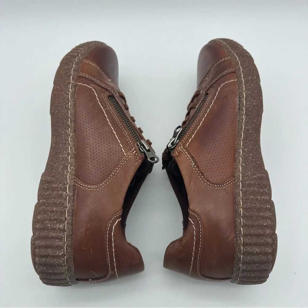 Clarks elegant brown
