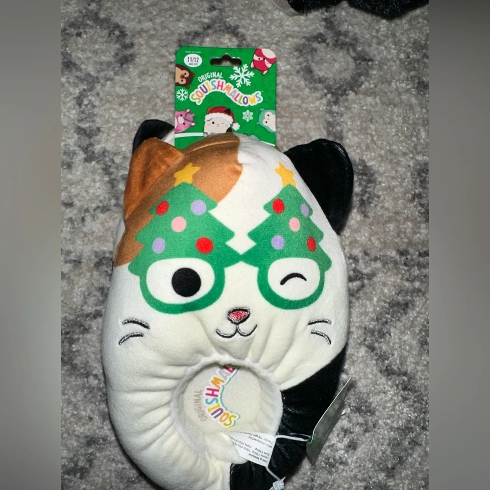 Kids Squishmallows slippers. Size 11/12. NWT.