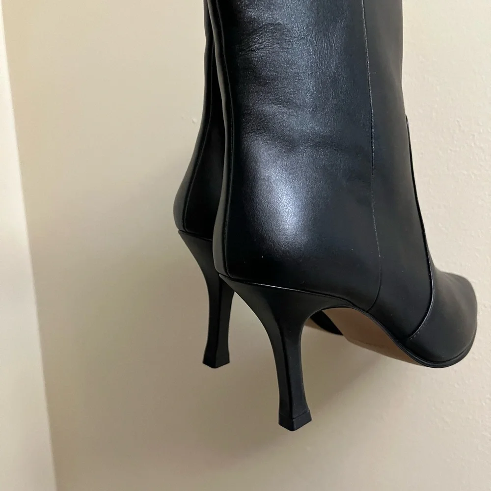 lisa & Vicky booties box