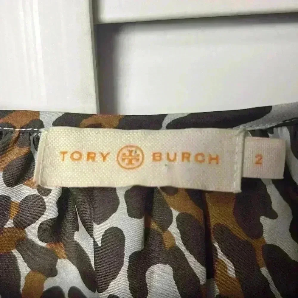 Tory Burch Leopard Print 100% Silk Long Sleeve Top Size 2