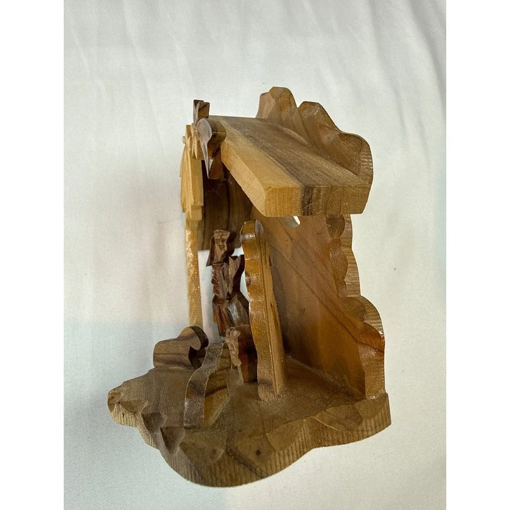 N/A olive figures vignettes