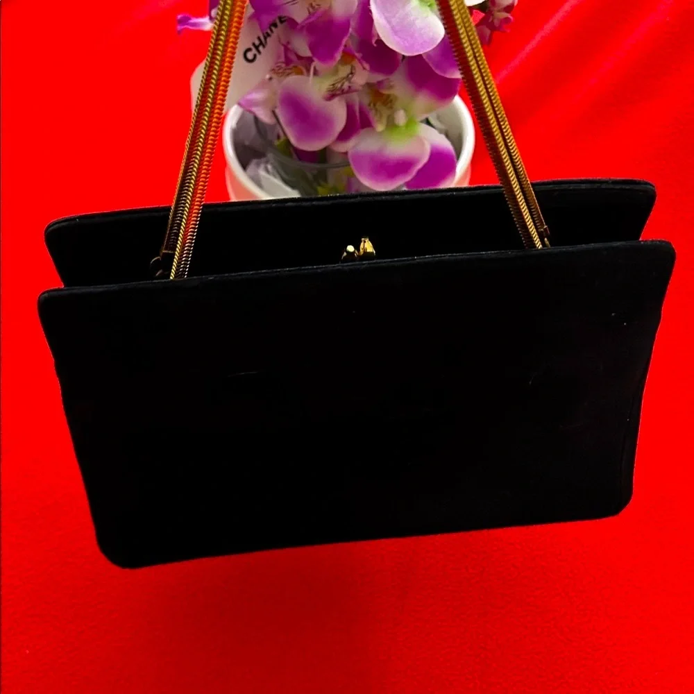 Koret elegant black