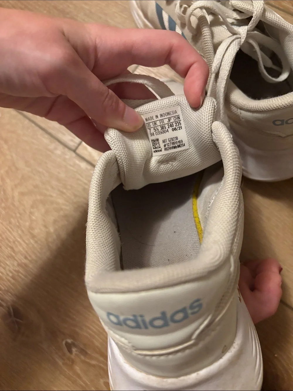 adidas comfortable sneakers