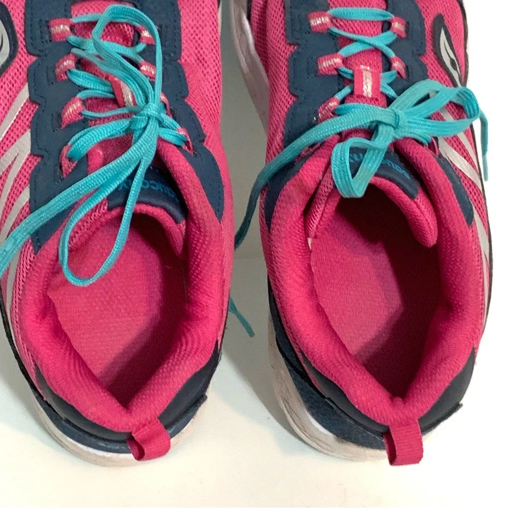 Saucony dash sneaker