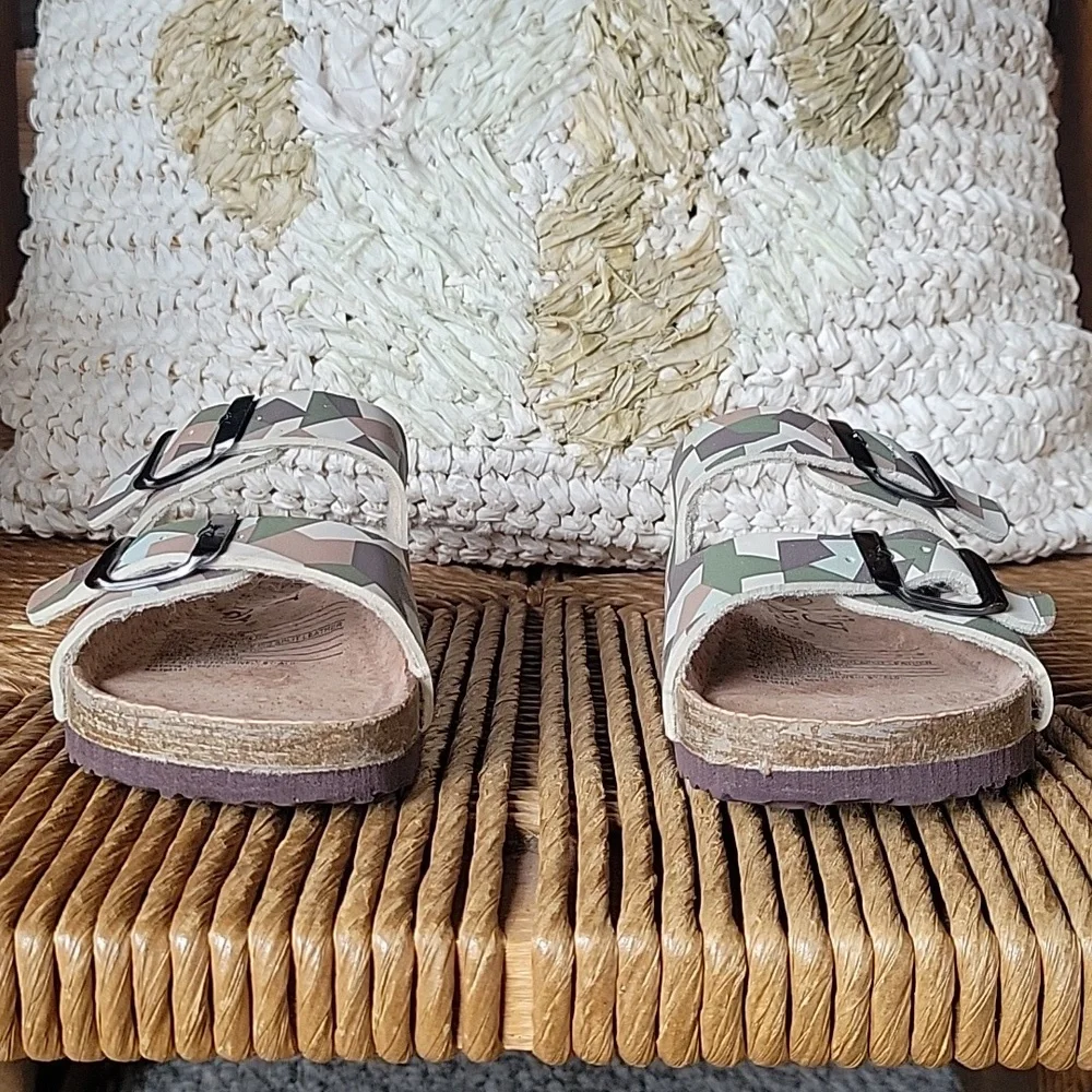 Lily& Dan adjustable camo nwot