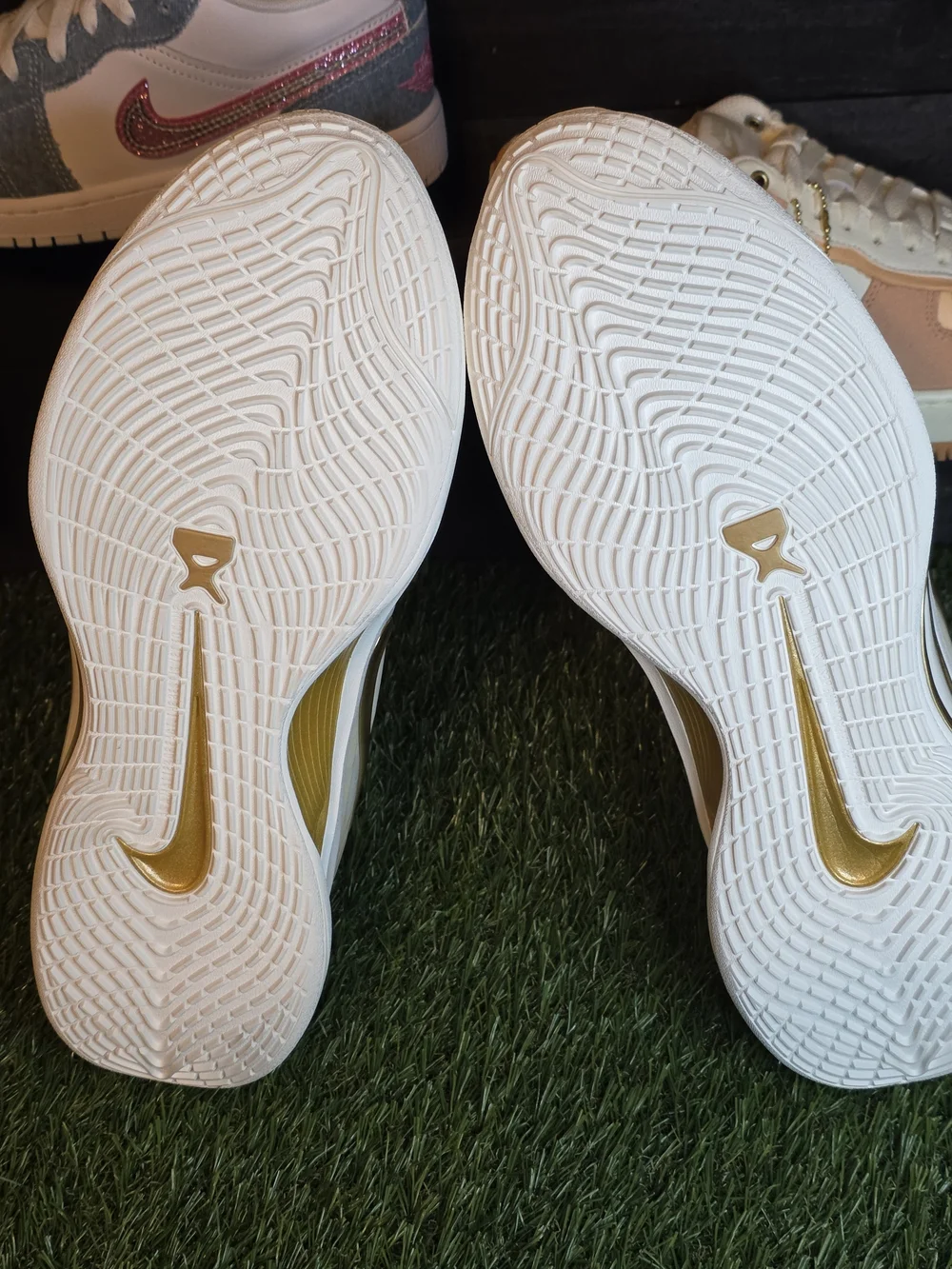 Nike clean white